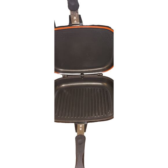 Black Double-Sided Non-Stick Grill Fry Pan Flip 'n' Cook Magnetic Seal - Picture 2 of 3